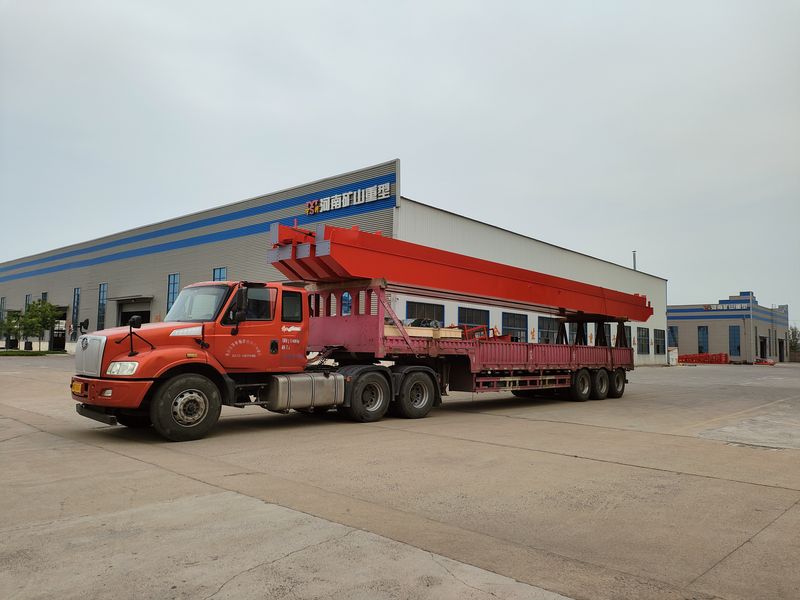 電動(dòng)葫蘆橋式起重機(jī) 3臺(tái) LH5t-17m 制作完成，發(fā)往河南漯河交付客戶使用。
